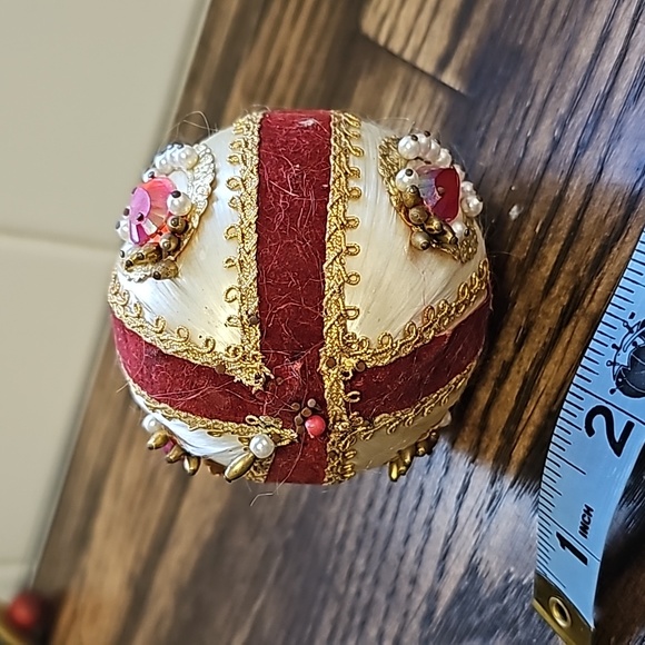 Vintage ball sequin beaded Christmas ornament - Picture 9 of 12